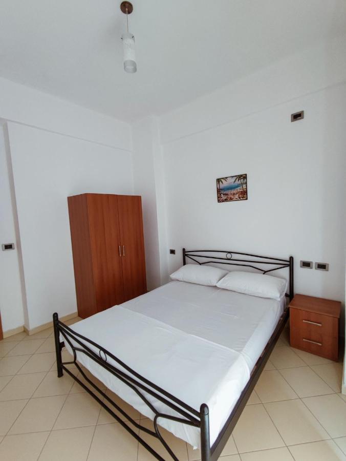 El Rio Apartments Sarandë Exterior foto